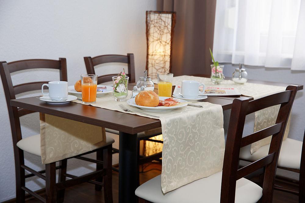 Hotel Huettl - Garni Вормс Экстерьер фото