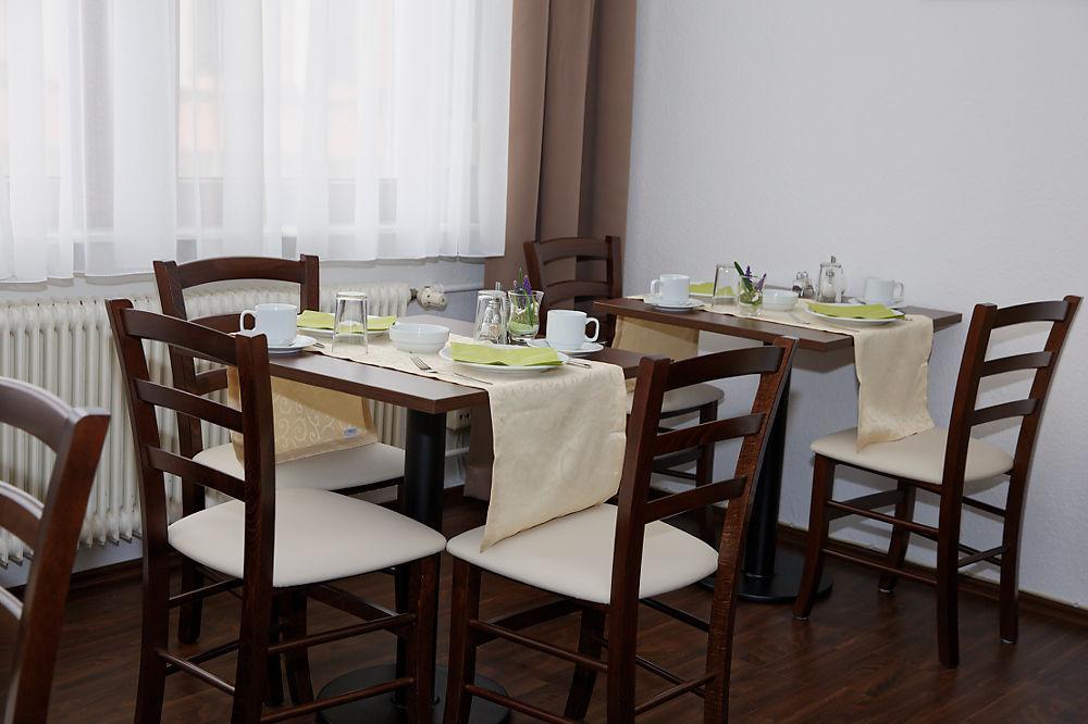 Hotel Huettl - Garni Вормс Экстерьер фото
